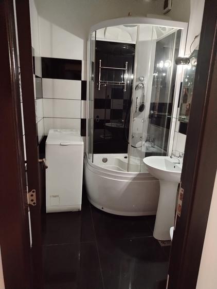 Garsonieră decomandată în Podul de Piatră