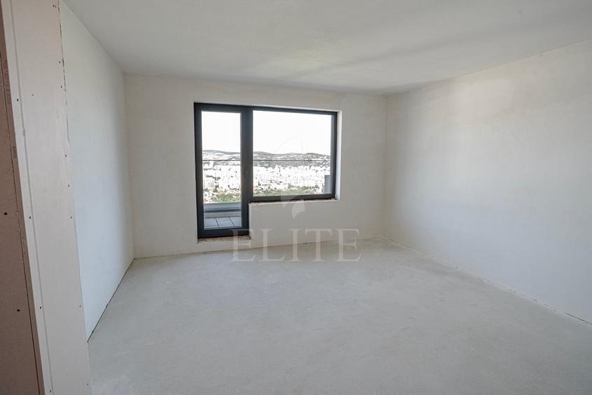 Apartament cu 3 camere decomandat în Zorilor