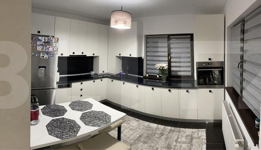 Casă individuală cu 5 camere cu Teren 500 Mp în Exterior Est