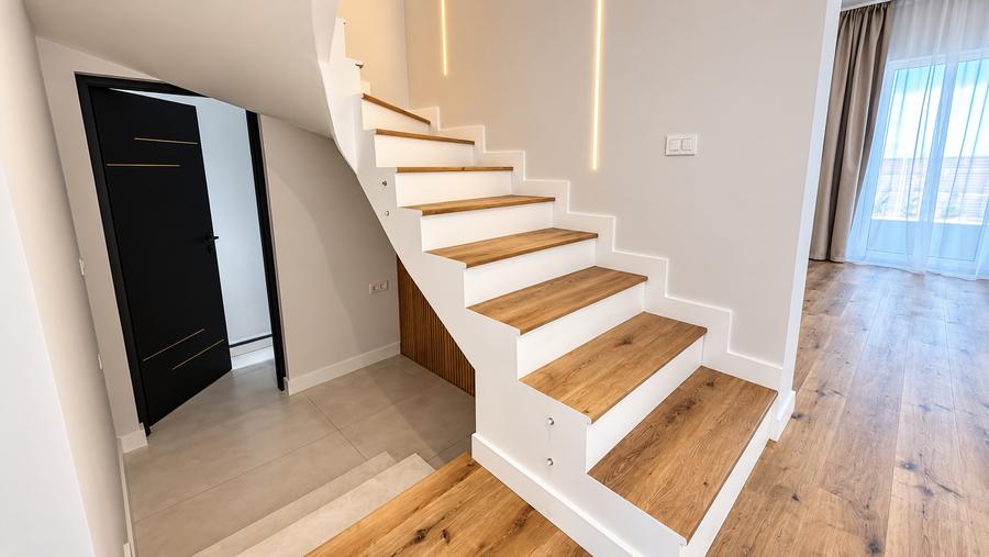 Duplex cu 4 camere cu Canalizare în Moșnița Nouă