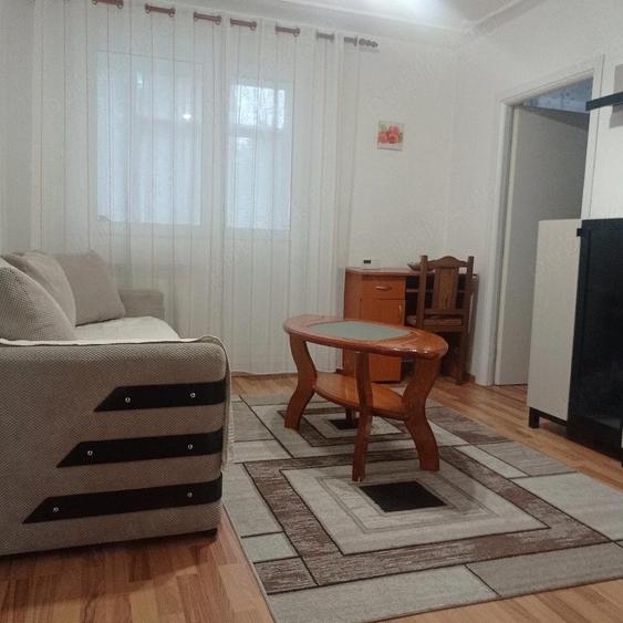 Apartament cu 2 camere nedecomandat în Podu Roș