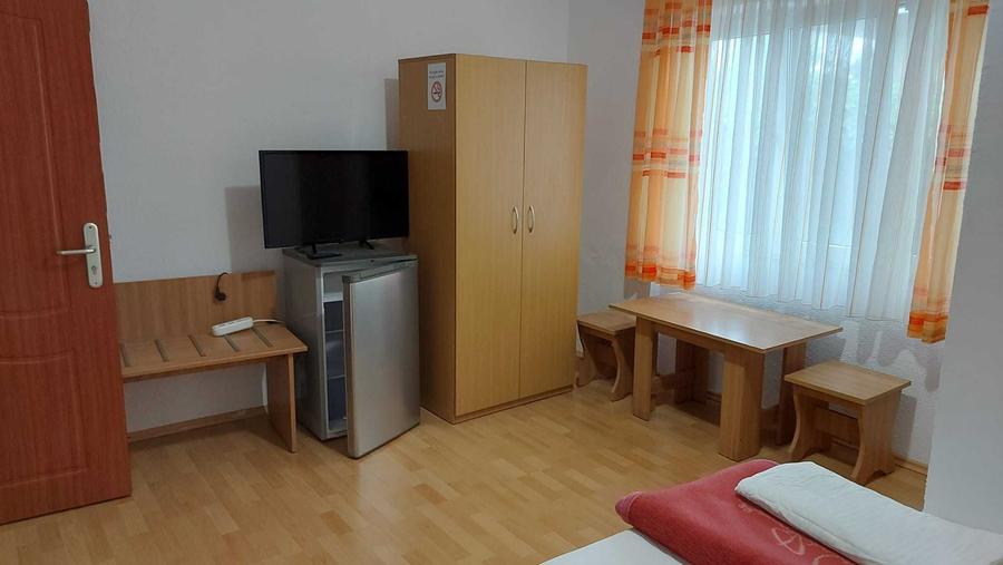 Casă cu 4 camere decomandat în Costinești