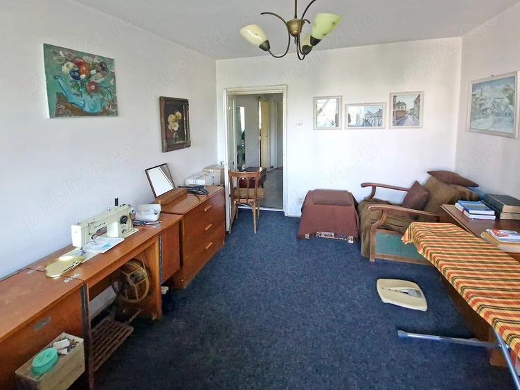 Apartament cu 3 camere semidecomandat în Giulești