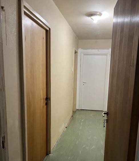 Apartament cu 3 camere semidecomandat, mobilat în Titan