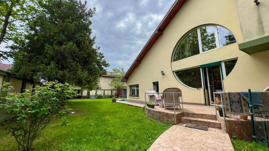 Casă individuală cu 5 camere cu Piscina în Iancu Nicolae