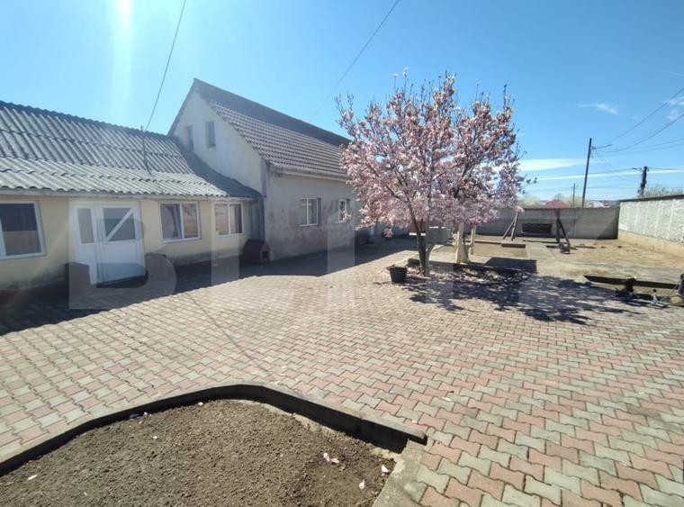 Casă individuală cu 4 camere cu Garaj în Brădești