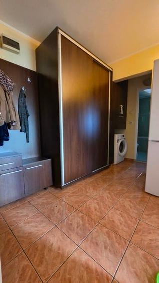 Apartament cu 2 camere decomandat, mobilat în Nicolina