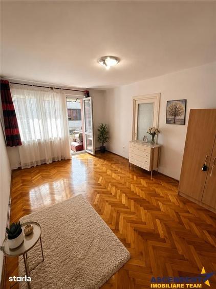 Spatiu echilibrat, 3camere, amplasare valoroasa, balcon, aproape de UM - 8