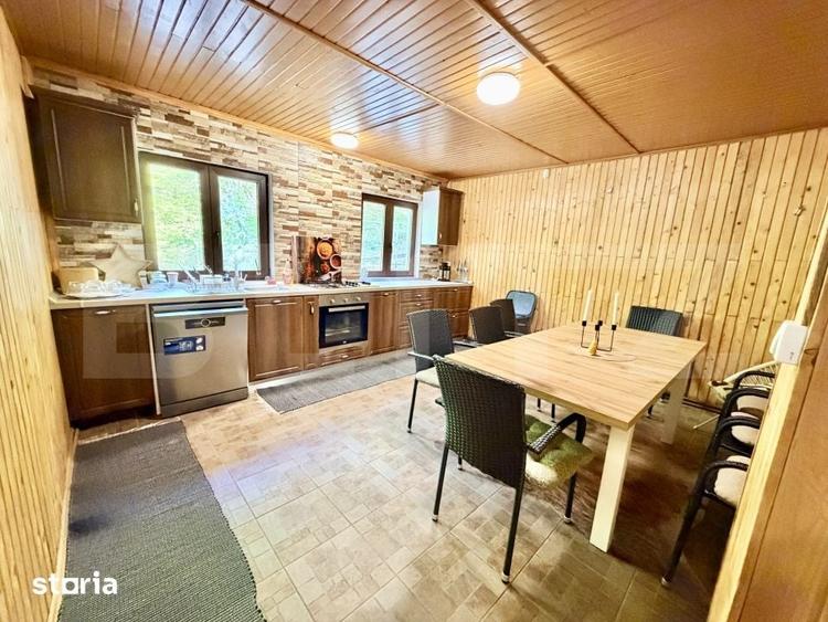 Casă cu 6 camere cu Teren 3000 Mp în Sălciua