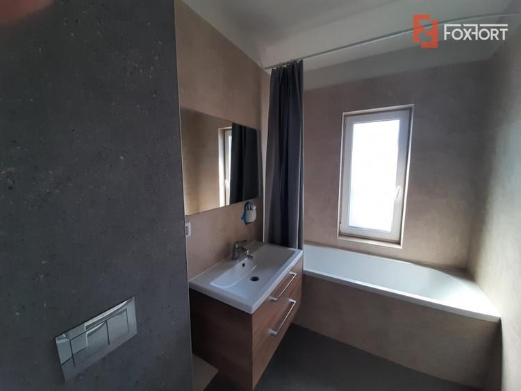 Penthouse cu 2 camere decomandat, mobilat în Mehala