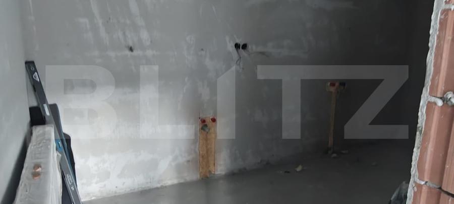 Casă individuală cu 5 camere cu Teren 420 Mp în Exterior Est