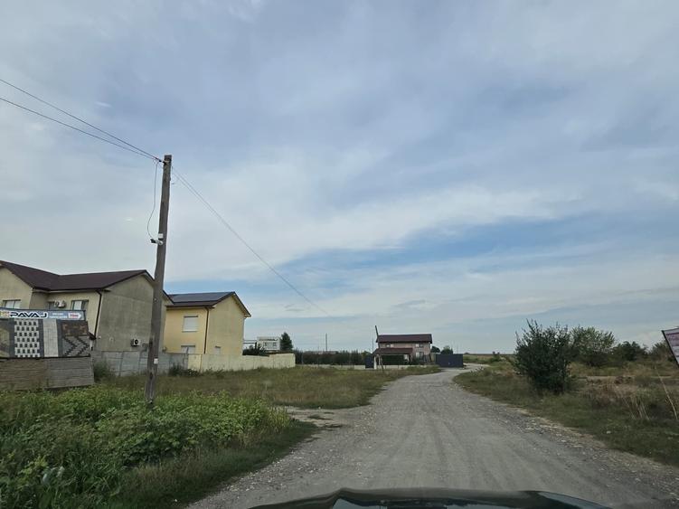 Teren Construcții intravilan de 1000 mp, în Periferie