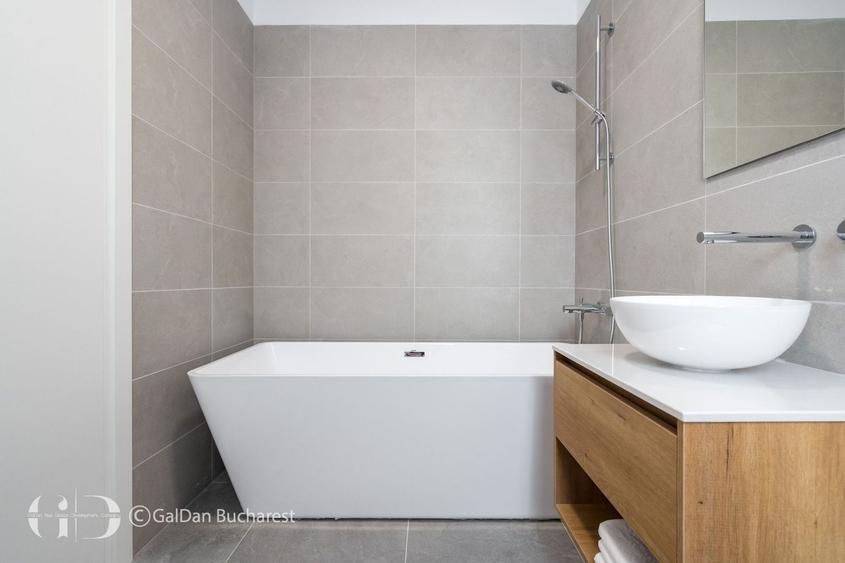 Casă individuală cu 5 camere cu Canalizare în Pipera