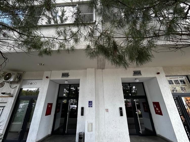 Apartament cu 3 camere decomandat, mobilat în Ostroveni