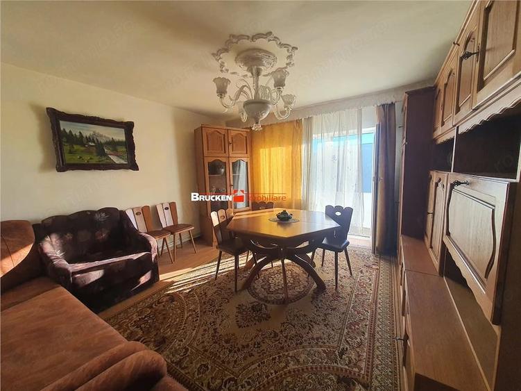 Apartament cu 4 camere decomandat în Central