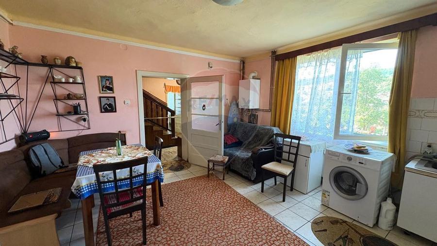 Casa intr-o loca?ie cu panorama deosebita, in zona Mosnei - 13