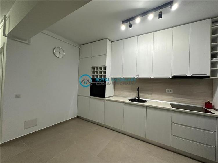 Apartament cu 3 camere decomandat, mobilat în Albert