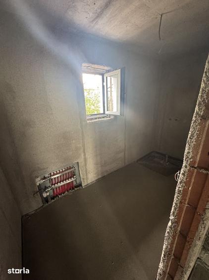Casă cu 4 camere cu Teren 400 Mp în Clinceni