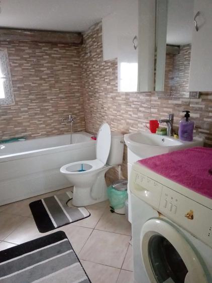 Casă cu 6 camere cu Teren 1100 Mp în Maluri