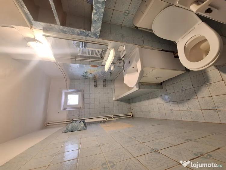 Apartament cu 3 camere semidecomandat în Tomis Nord