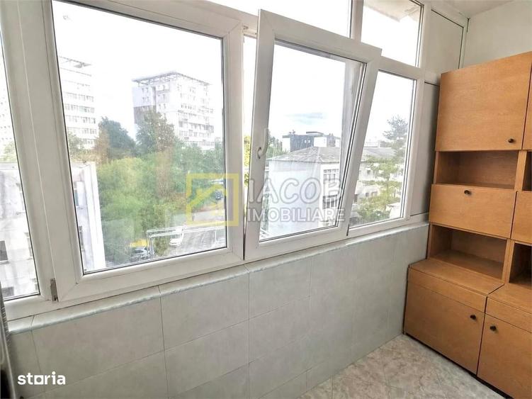 Apartament cu 3 camere decomandat în Alecu Russo