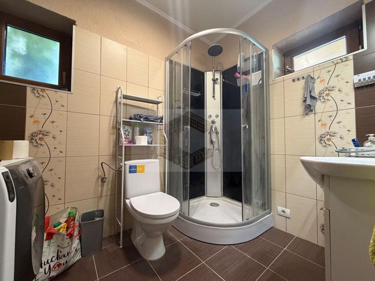 Duplex cu 5 camere cu Canalizare în Dumbrăvița