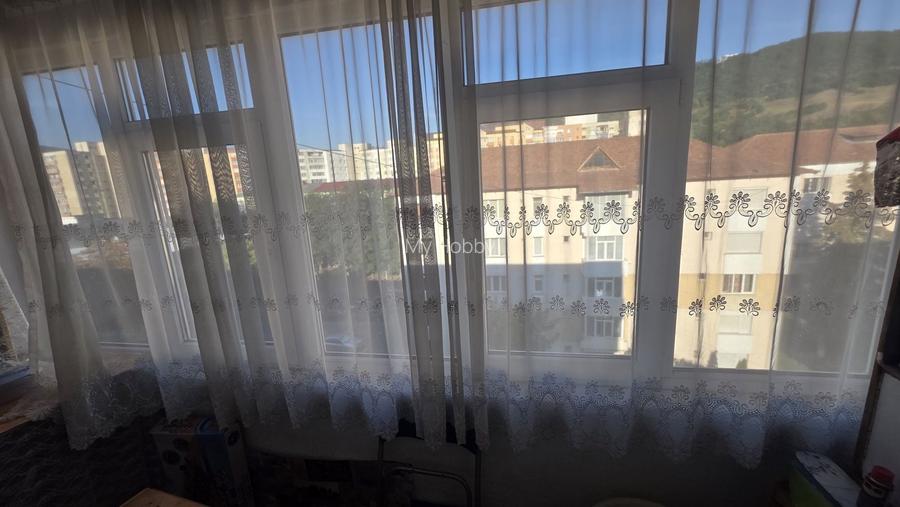 Apartament 2 camere, 54 mp, semidecomandat, etaj 4 acoperit,