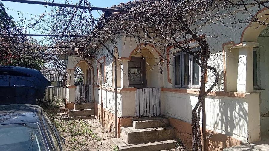 Casa modesta cu 4000 mp teren intravilan la pret de apatament 2 camere - 2