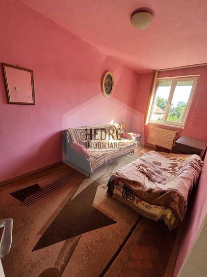 Apartament cu 3 camere semidecomandat în Central