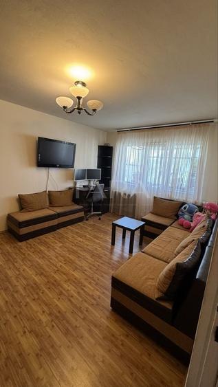 Apartament cu 3 camere semidecomandat, mobilat în Mănăștur