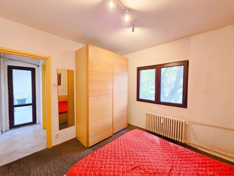Apartament cu 3 camere decomandat, mobilat în Tineretului