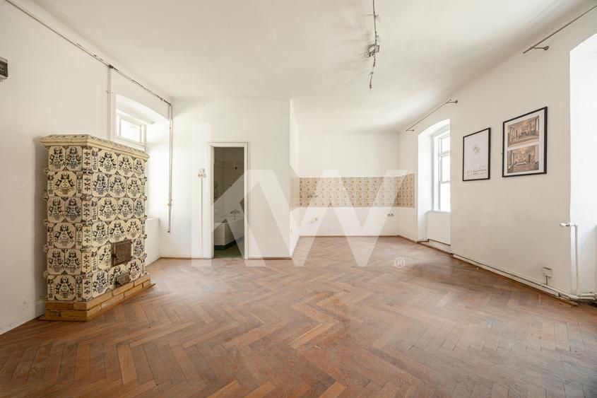 Casă individuală cu 10 camere cu Canalizare în Ultracentral