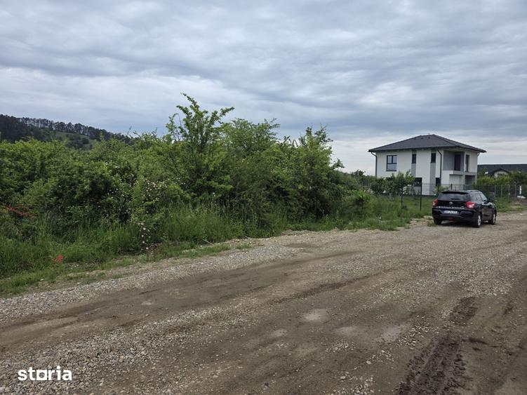 Teren de 1350 mp, în Sânpetru
