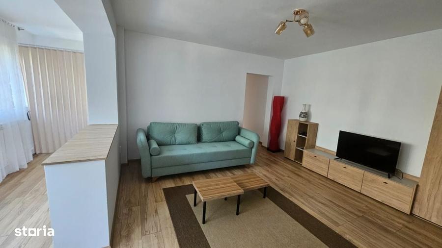 Apartament cu 3 camere semidecomandat în Militari