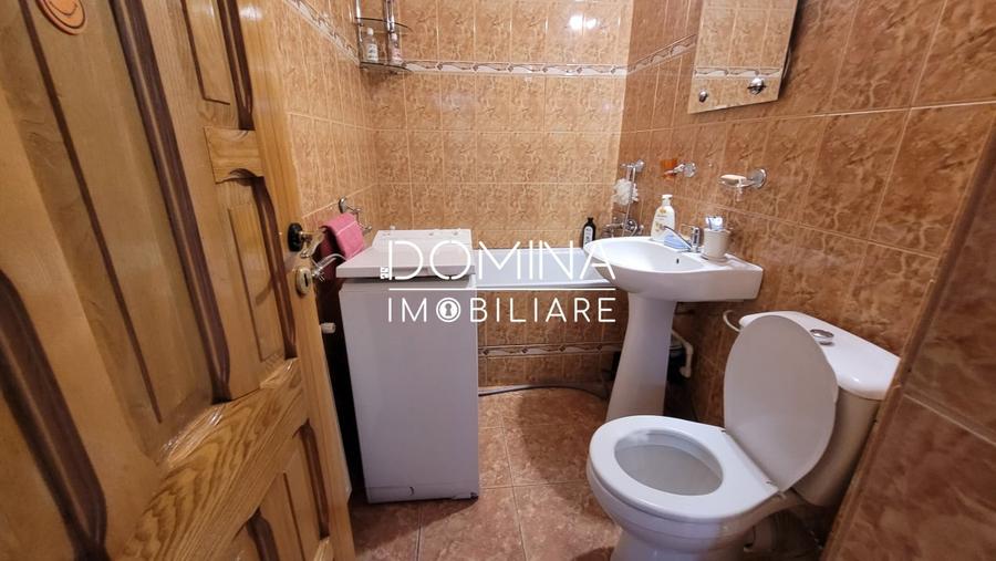 Apartament cu 3 camere semidecomandat, mobilat în Central