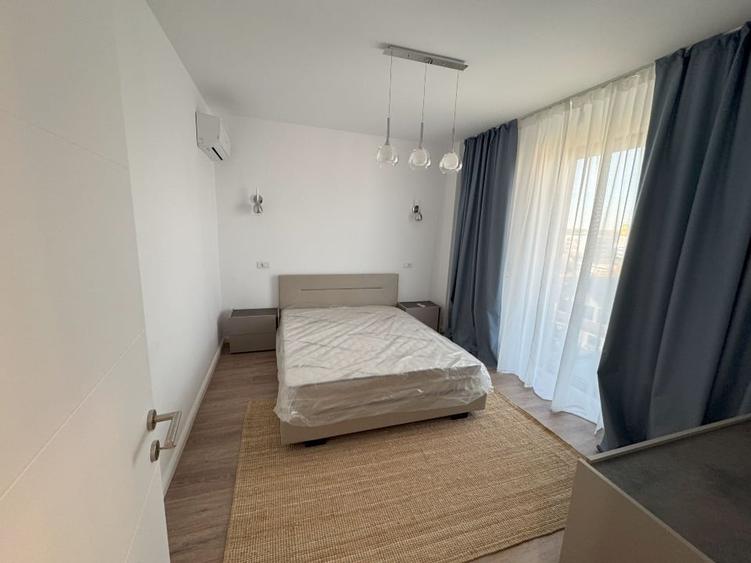 Apartament cu 3 camere semidecomandat în Străulești