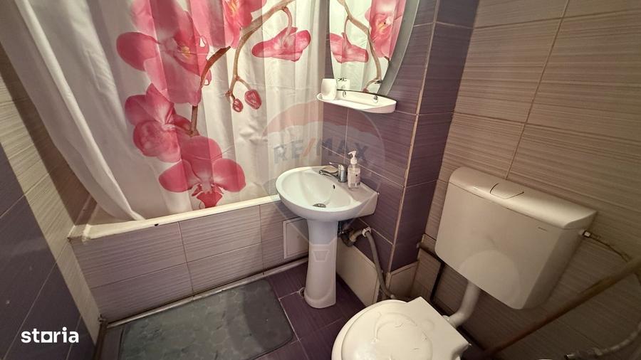 Apartament cu 2 camere semidecomandat, mobilat în Decebal