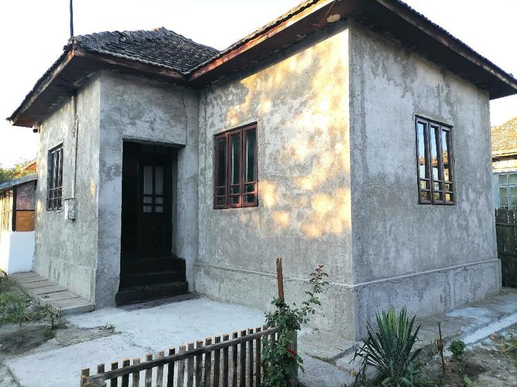 Casă individuală cu 4 camere cu Teren 800 Mp în Moțăței