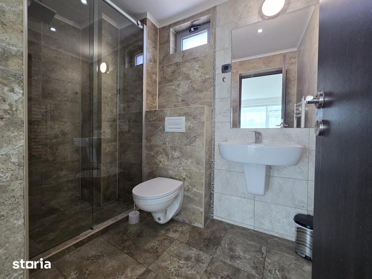 Spațiu comercial, de 210 mp, în Central
