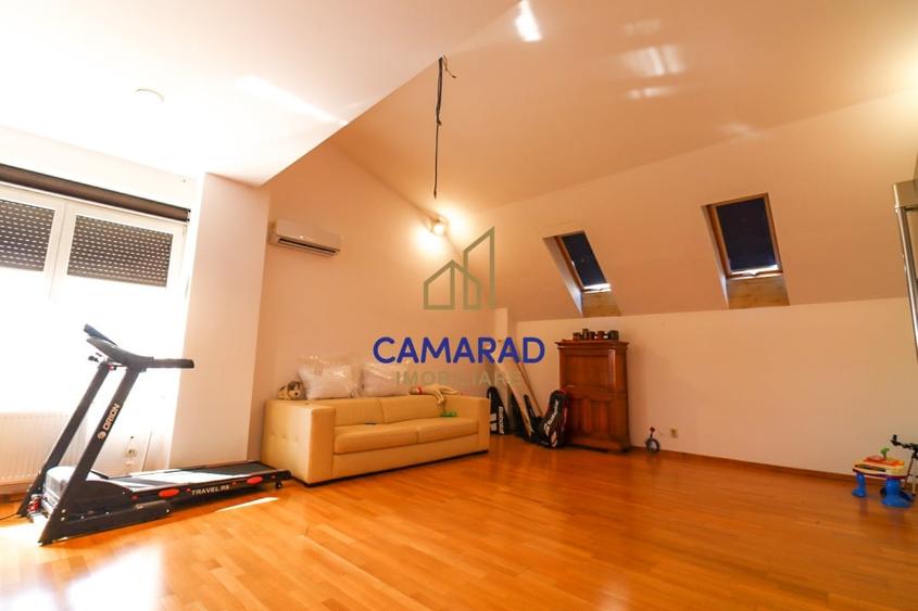Casă individuală cu 10 camere cu Canalizare în Iancului