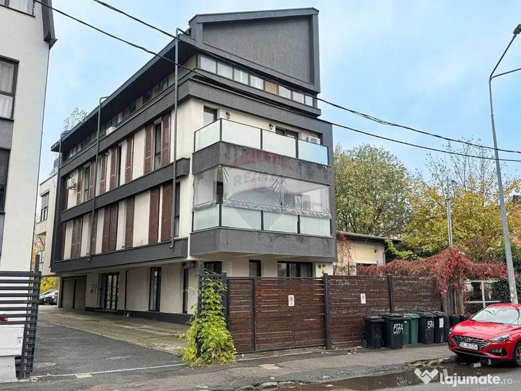 Apartament cu 3 camere decomandat în Politehnica