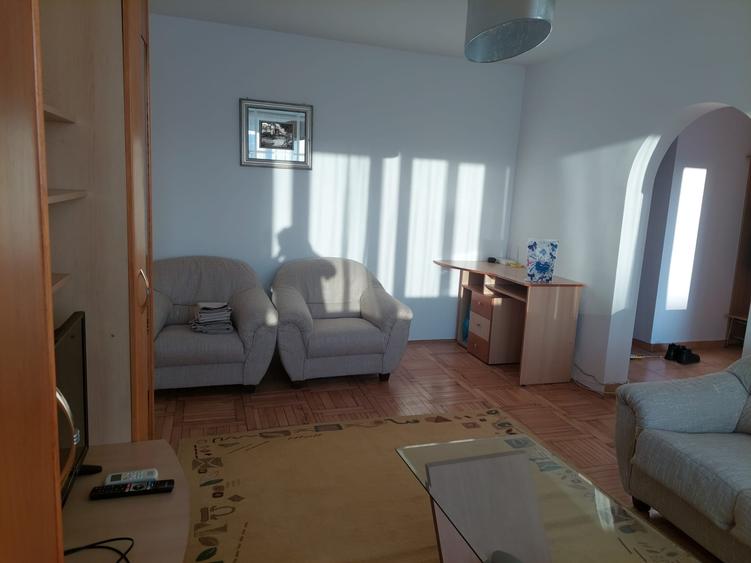 Apartament cu 2 camere semidecomandat, mobilat în Mihai Bravu