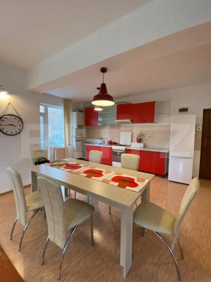 Apartament cu 3 camere semidecomandat în Câmpului