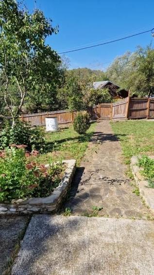 Casă individuală cu 6 camere cu Canalizare în Provița de Jos