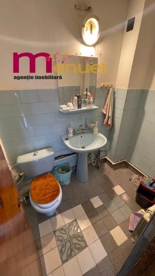 Apartament cu 3 camere decomandat în Spitalului