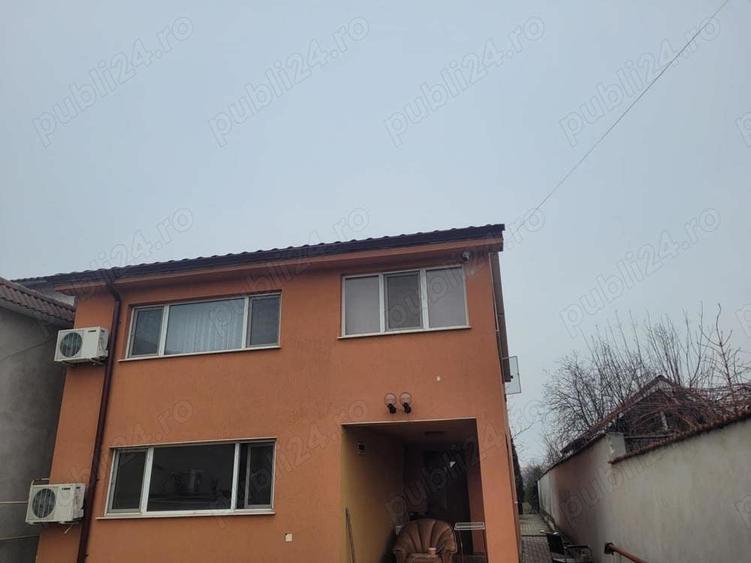 Casă cu 6 camere în Steaua