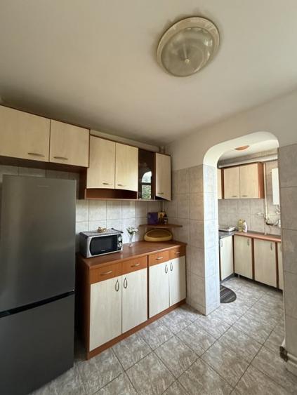Apartament cu 3 camere decomandat, mobilat în City Park Mall
