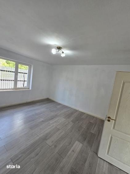 Casă cu 2 camere cu Teren 760 Mp în Central