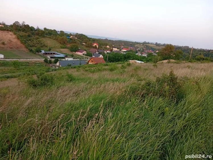 Teren de 2800 mp, în Măgura