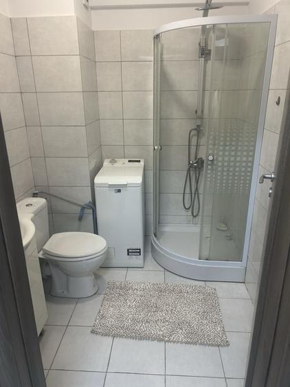 Garsonieră în Roșu